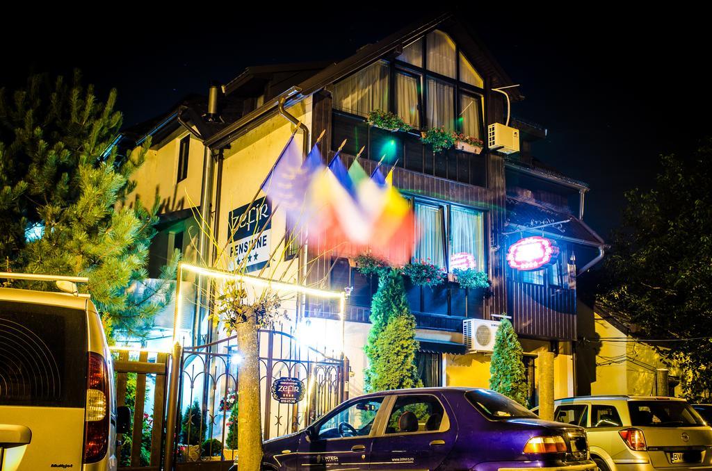 Hotel-Pensiunea Zefir ティミショアラ エクステリア 写真