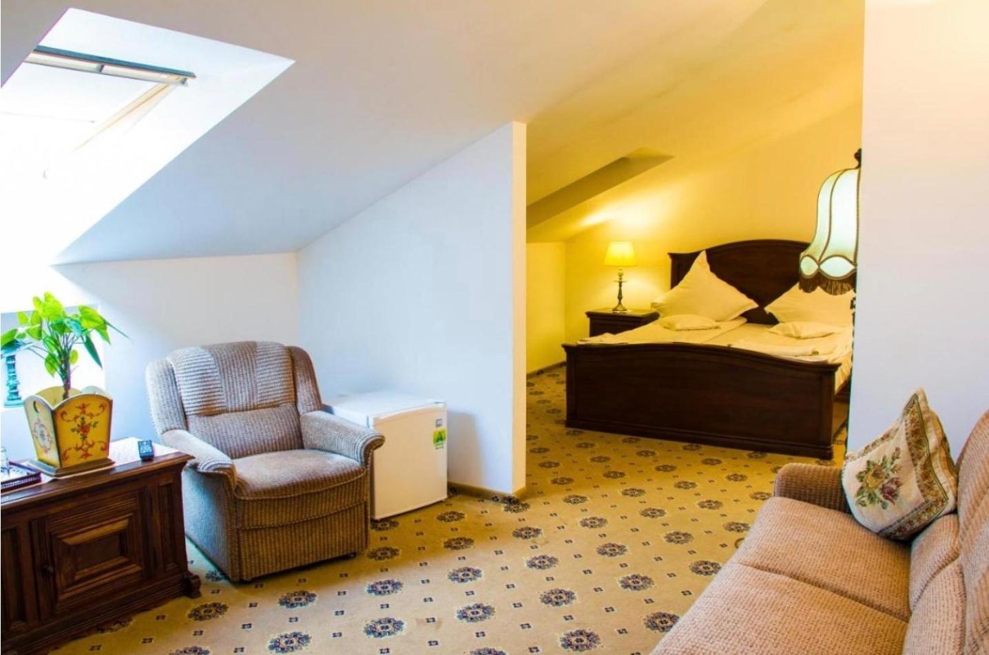Hotel-Pensiunea Zefir ティミショアラ エクステリア 写真