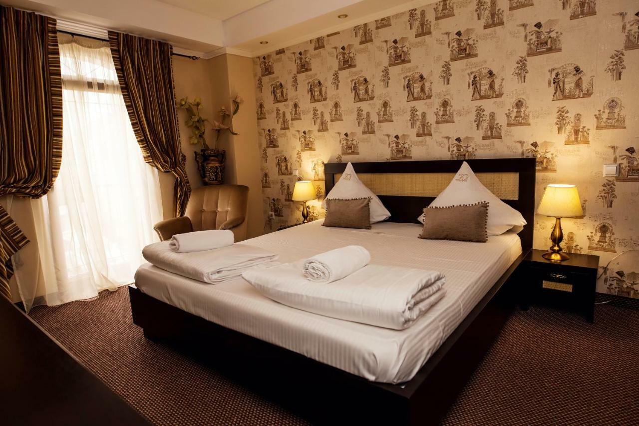 Hotel-Pensiunea Zefir ティミショアラ エクステリア 写真