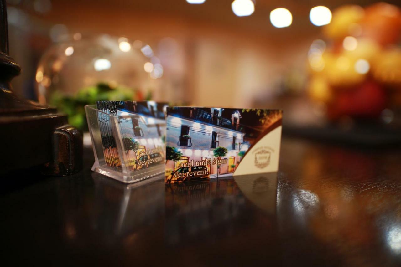 Hotel-Pensiunea Zefir ティミショアラ エクステリア 写真